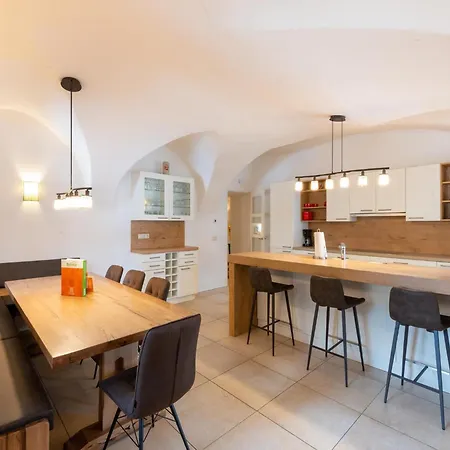 Nyaraló Heritage In Near Area Niedernsill