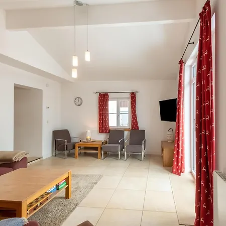 Nyaraló Heritage In Near Area Niedernsill