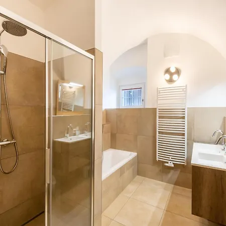 Nyaraló Heritage In Near Area